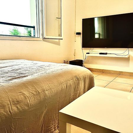 Room In House ヴィルフォンテーヌ エクステリア 写真